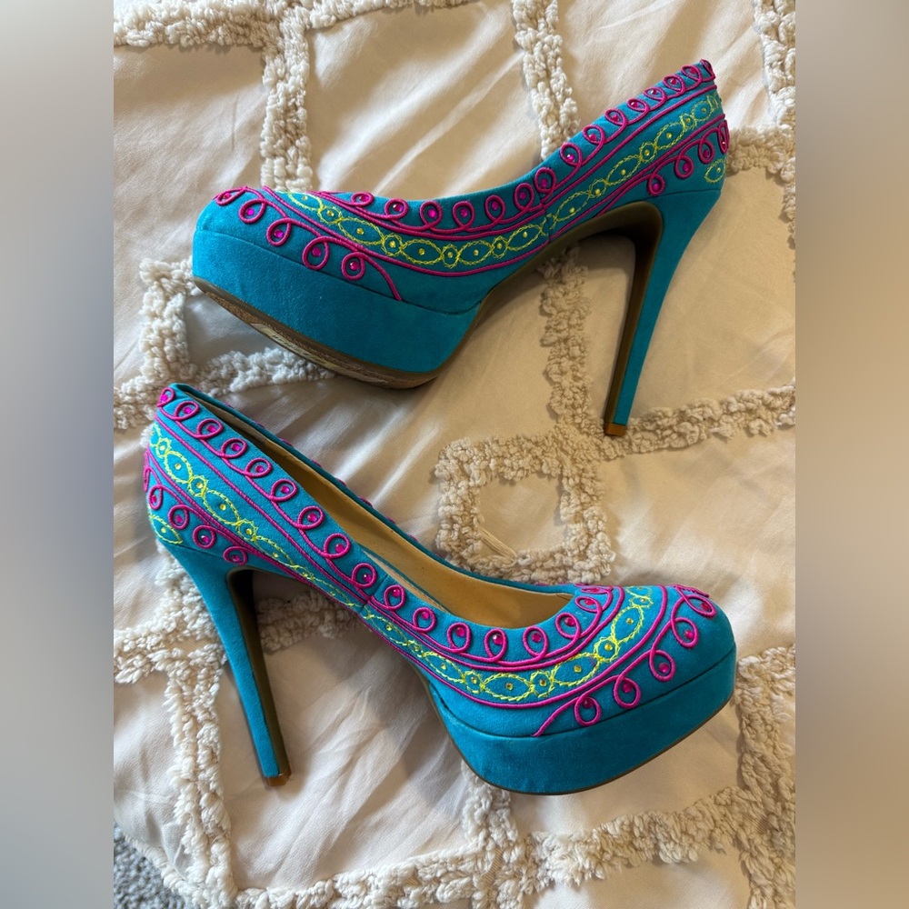 Life of the party Gianni Bini embellished heels!